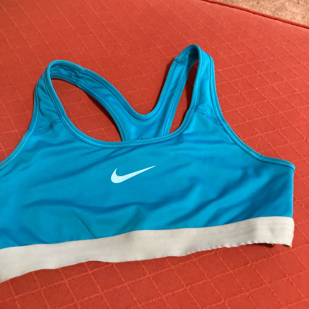 Nike sports bra size small.